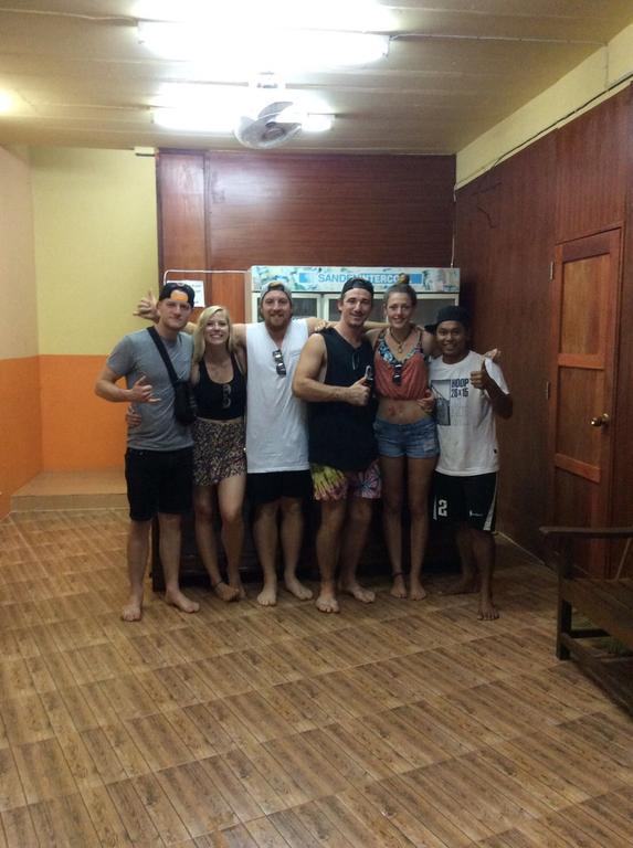 Mickey Hostel Haad Rin Bagian luar foto